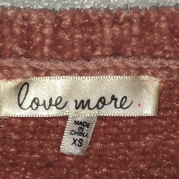 Pink fluffy sweater - Picture 2 of 2